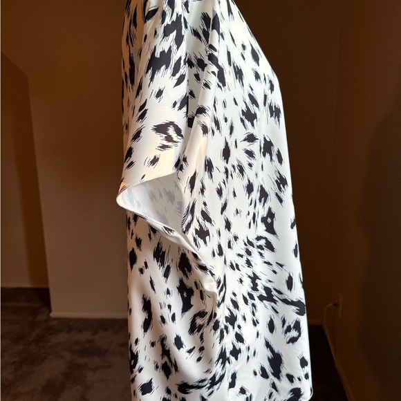 Woman’s Blouse 2X 27 1/2” PTP - Picture 6 of 6